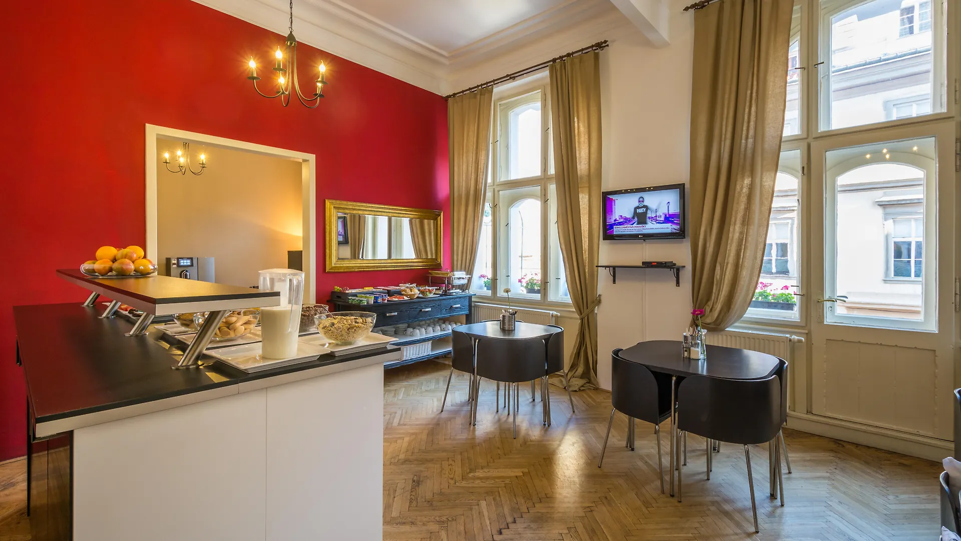 Royal Road Residence Praga 0*,