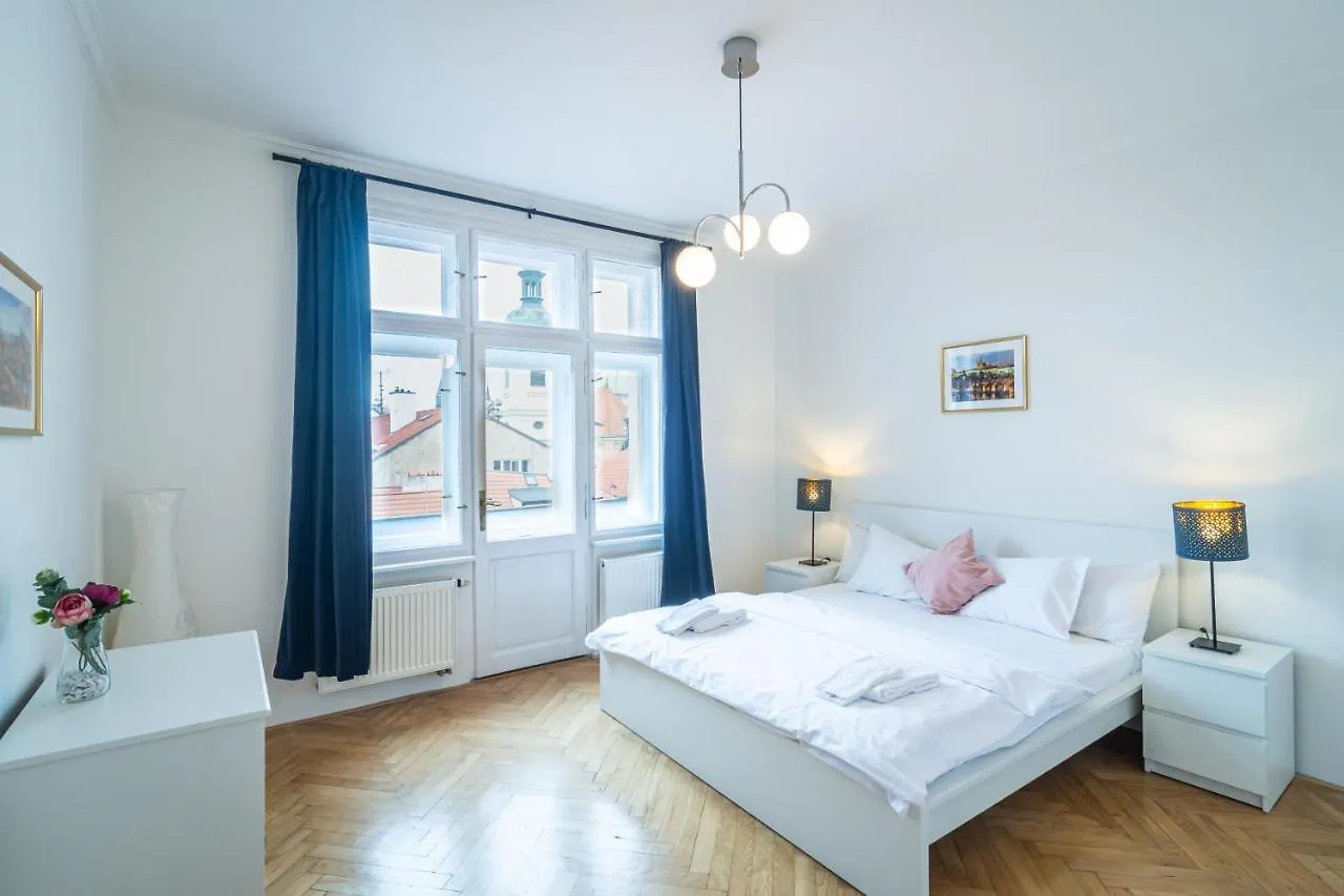 Royal Road Residence Praga Apartament