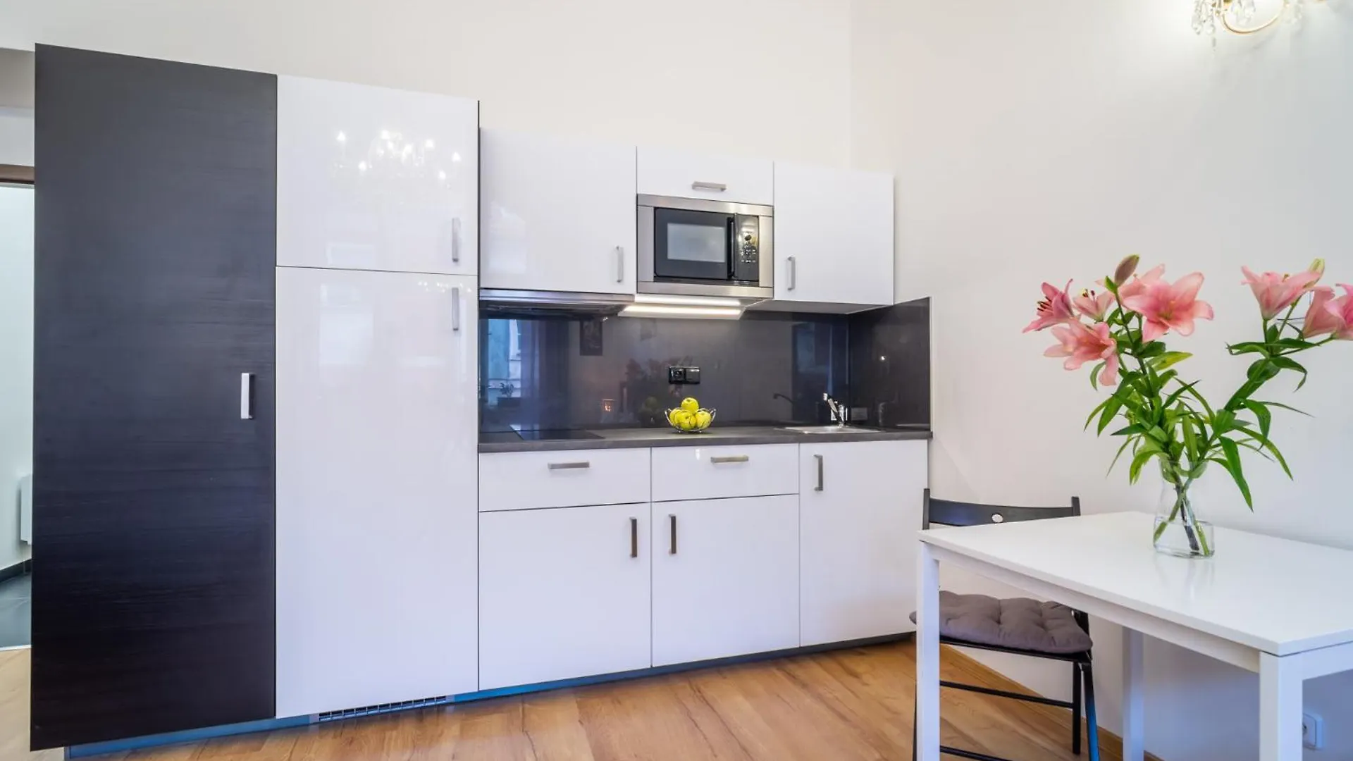 Royal Road Residence Praga Apartament