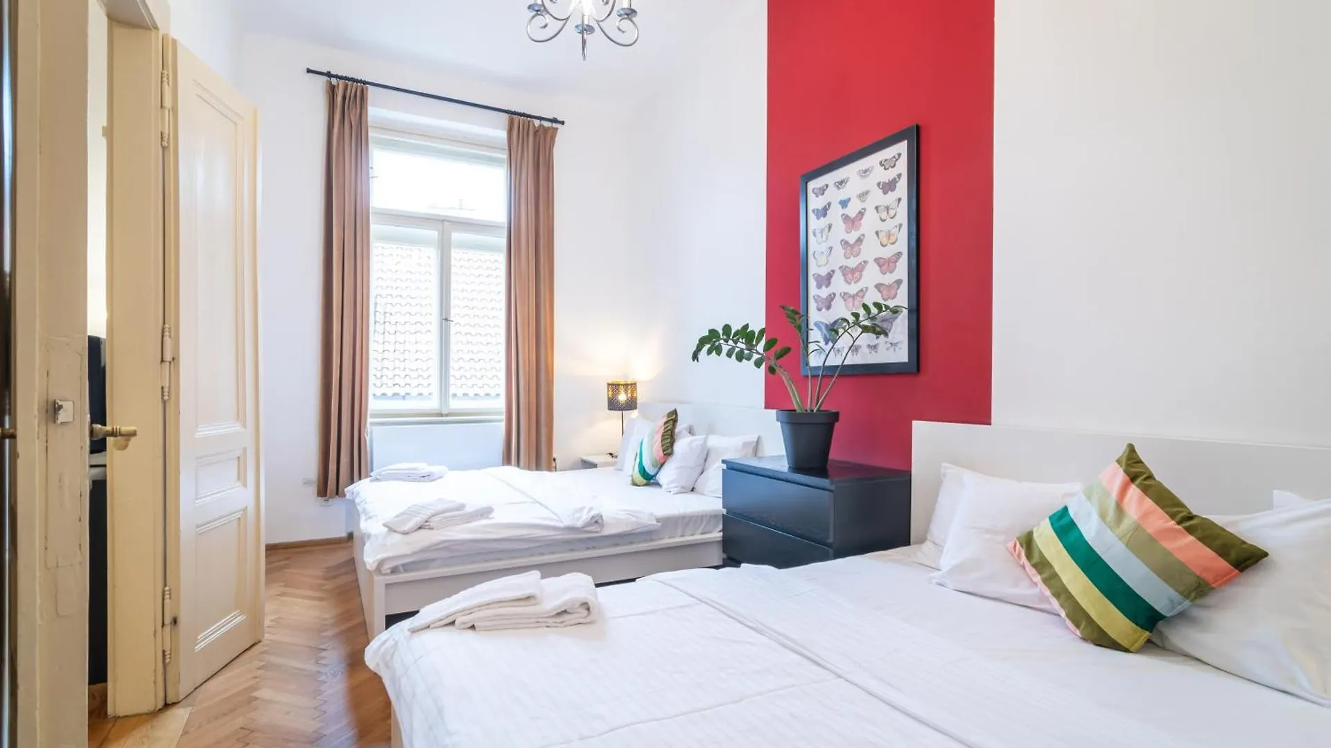 Royal Road Residence Praga 0*,  Czechy