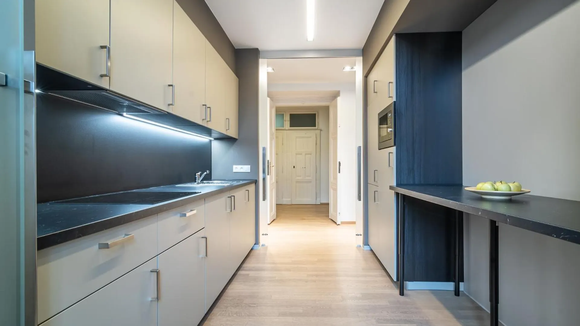 Royal Road Residence Praga 0*,