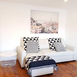 https://typical-alfama-balcony.hotels-lisbon-portugal.com