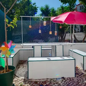 https://cozy-house-by-famous-flea-market-with-terrace.hotels-lisbon-portugal.com