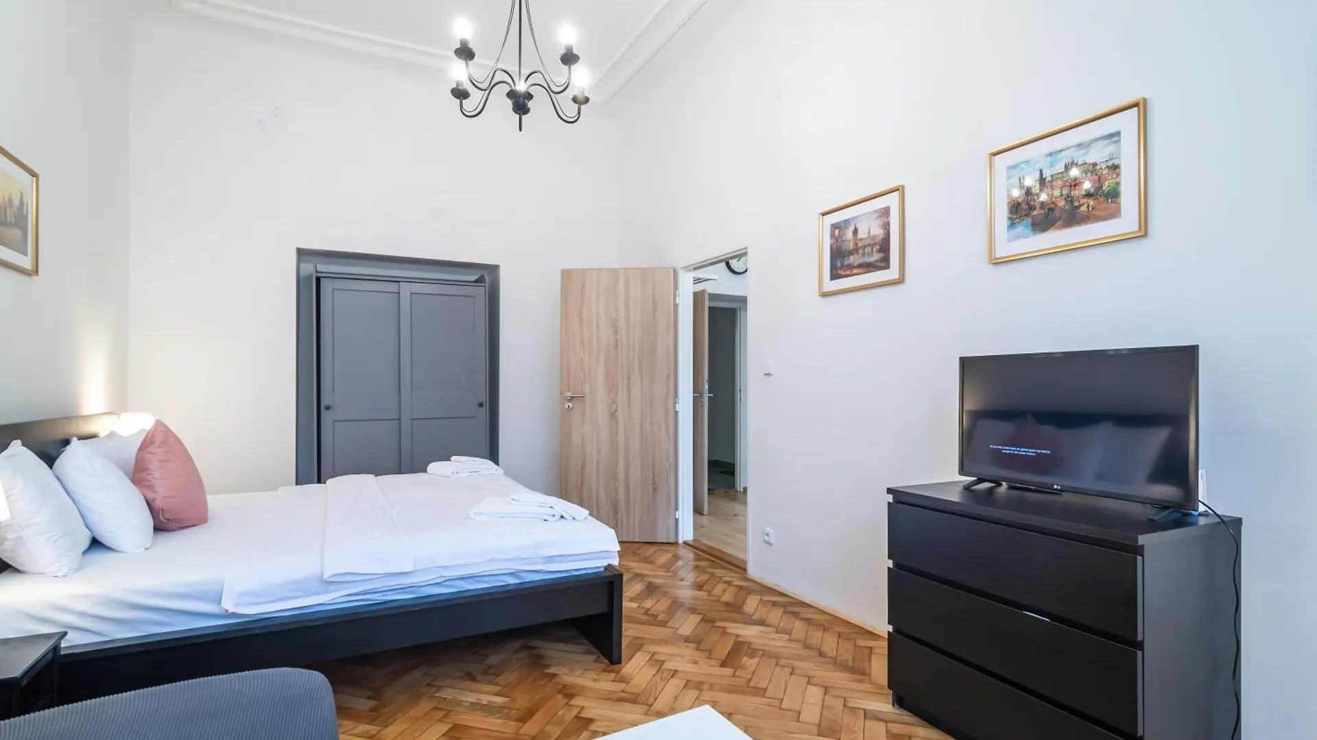 Apartment Royal Road Residence Prague