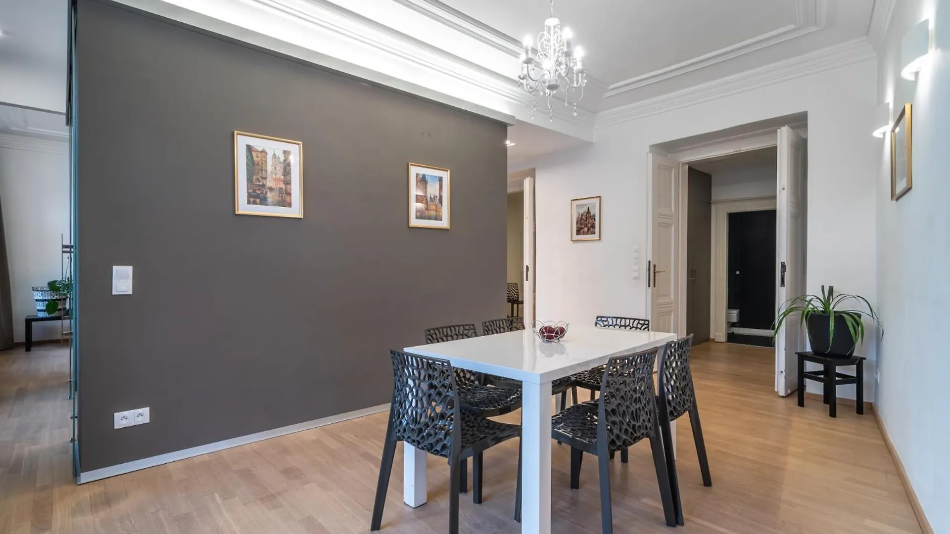 Apartment Royal Road Residence Prague